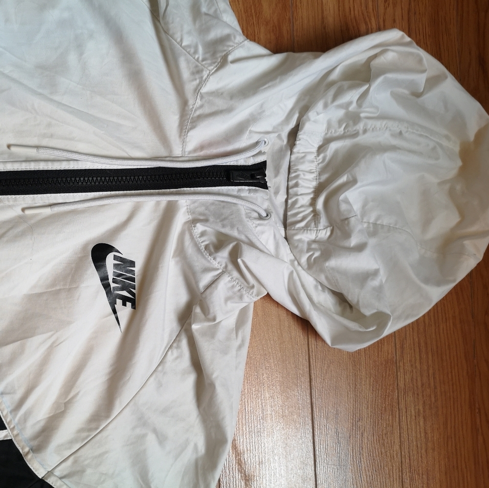 Nike Running Jacket - Picture 2 of 5